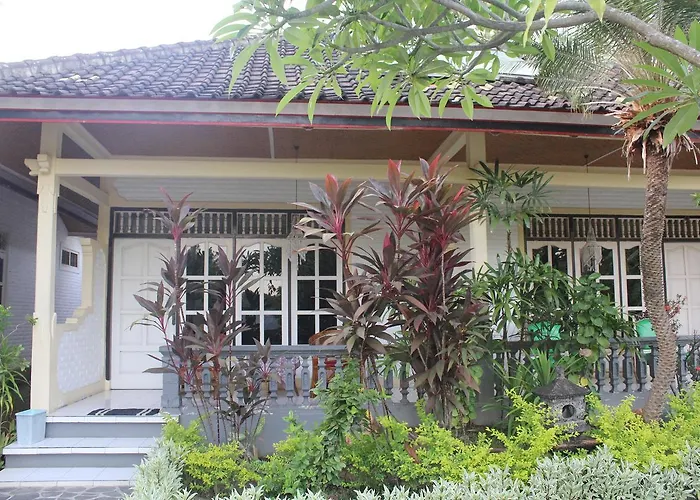 Taman Lily's イン